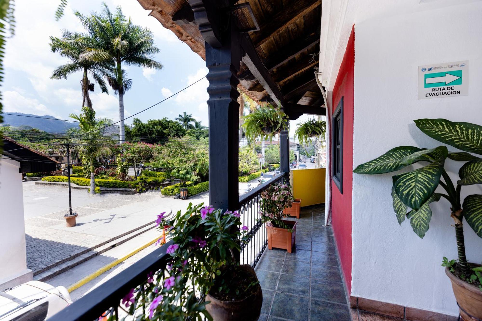 Hotel Camino Maya コパン エクステリア 写真